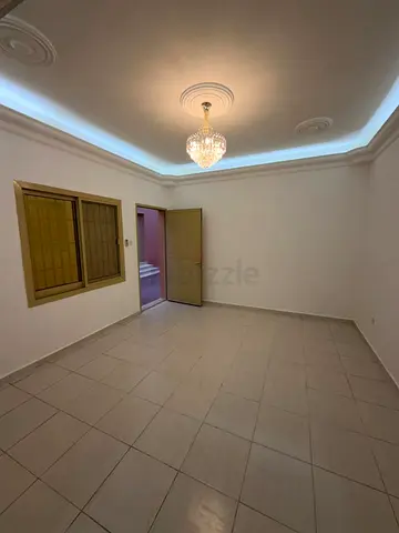 Privet studio  room available for rent in rashidiya