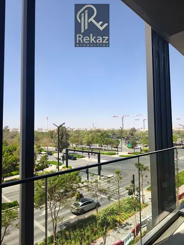 عرض لامثيل له_إطلالة مدار_معيشة فاخرة_مطبخ مغلق!