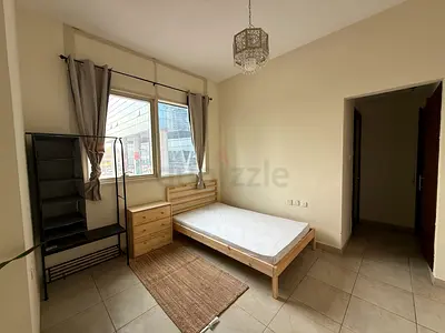 Spacious Master room ‼️ 5 mins to jlt metro