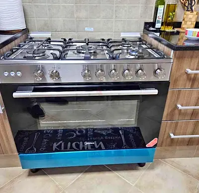 Media 5 burner full gas cooker same like new condition