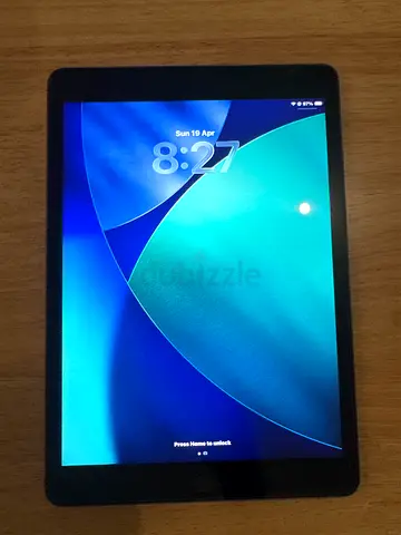 iPad 9 th generation 64 gb (Wi‑Fi) - Good working condition, s