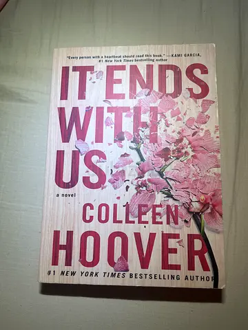 It Ends with Us by Colleen Hoover - Paperback