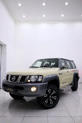 NISSAN PATROL SUPER SAFARI GCC LEGEND EDITION - VTC 4800 - FULLY LOADED IN SPECIAL SAND BEIGE