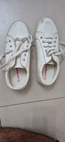White casual sneakers - preowned, good condition