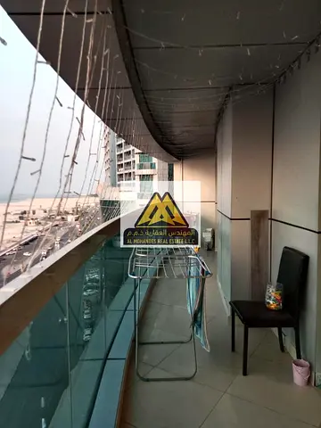 فرصة مميزة للإيجار في منطقة الراشدية 3 عجمان، شقة غرفتين وصالة بمساحات كبيرة وتصميم عملي يوفر راحة عالية في السكن، مناسبة للعائلات الباحثة عن الهدوء و