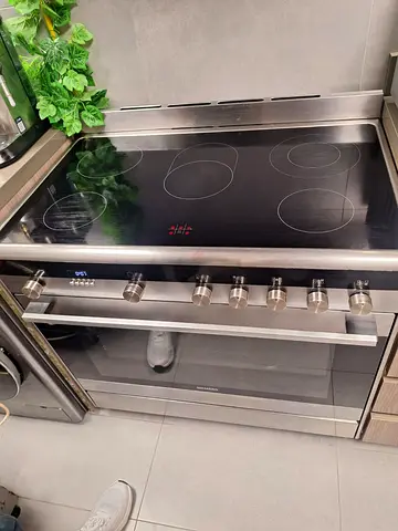 Siemens iq700 electric ceramic cooker 90cm