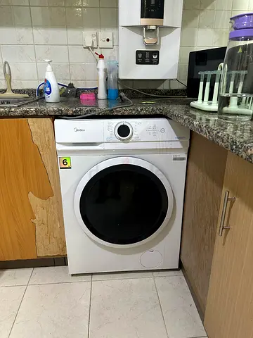 Midea 6 Kg Front-load Fully automatic washing machine - good working condition