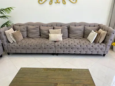 البيع طقم اثاث مع طاولات جانبيه وغيرها