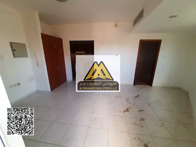 استوديو مميز في موقع حيوي وقريب من جميع الخدمات الأساسية، مما يوفر سهولة في التنقل والوصول إلى المراكز التجارية والمرافق اليومية، ويعد خياراً مناسباً