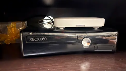 Xbox 360 Slim Console + Kinect + Games Bundle