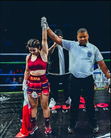 Muay Thai personal trainer for ladies and kids.