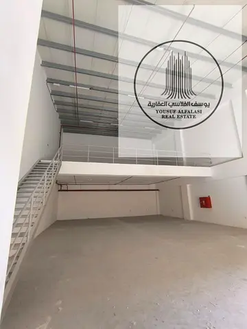 مستودع,كهرباء 25 kw,مرفق دورة مياه,جميع الأنشطة,موقع مميز,سهل الوصول