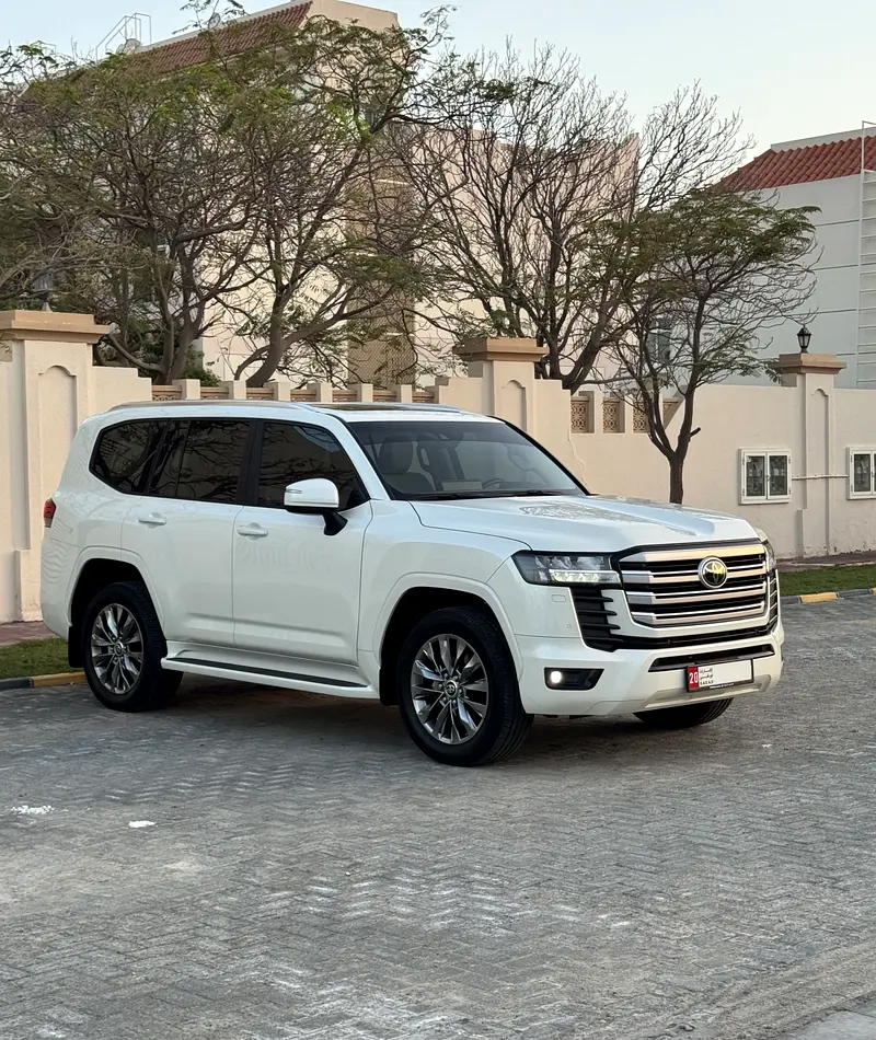 Toyota Land Cruiser 2024 — photo 1 of 20