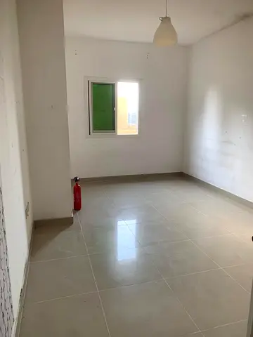 فرصتك الآن للسكن في موقع حيوي ومميز في قلب عجمان!