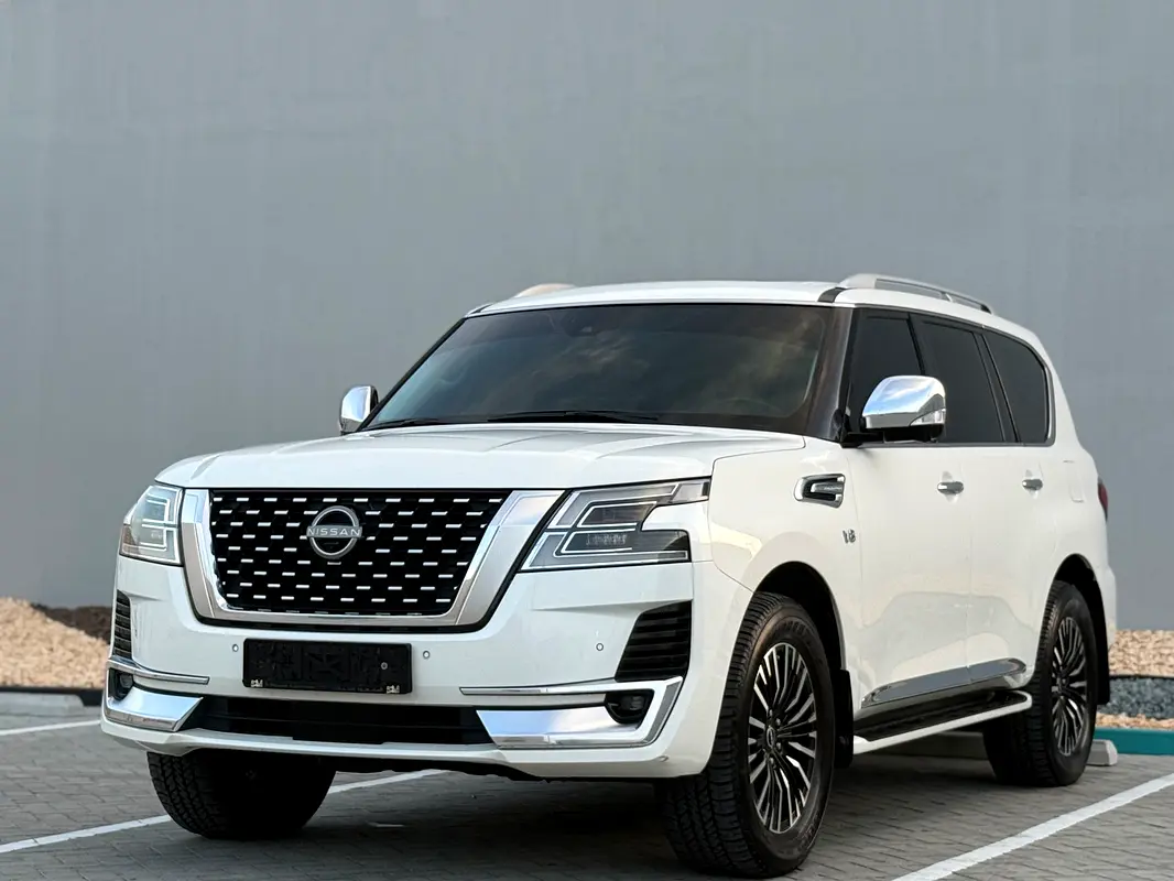 Nissan Patrol 2022 — photo 1 of 16