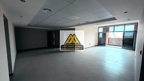 شقة فاخرة 3 غرف + 4 حمامات + إطلالة بحرية مباشرة في ليواره 1  بسعر 95,000 – فرصة لا تتكرر