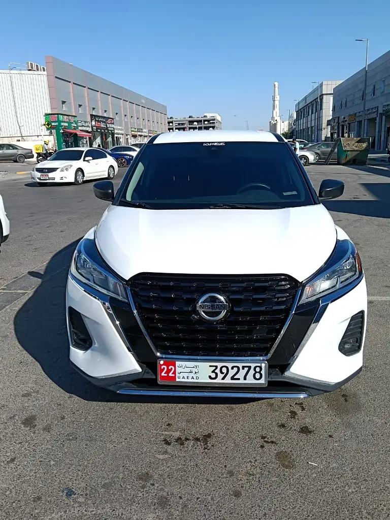 Nissan Kicks 2023 — photo 1 of 7