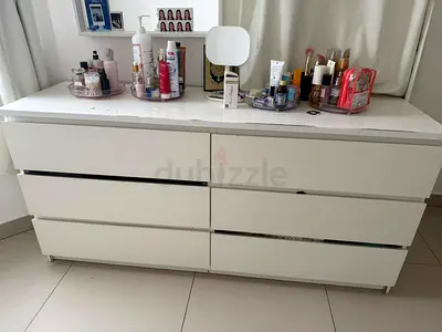 White 6-Drawer Dresser / Chest - Modern, Good Condition