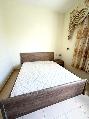 Queen size Bedroom
