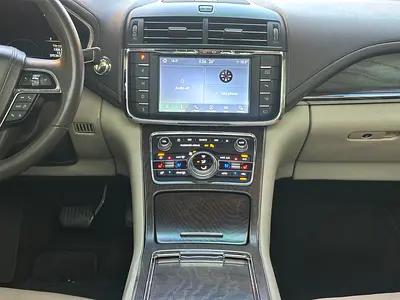 صورة 12 لـ 2019 Lincoln CONTINENTAL