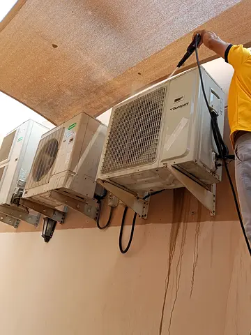 Ac Cleaning water Leckege