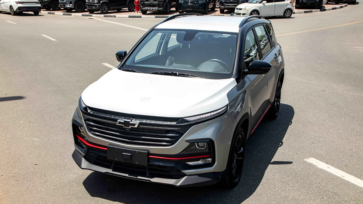 Chevrolet Captiva 2025 — photo 1 of 18