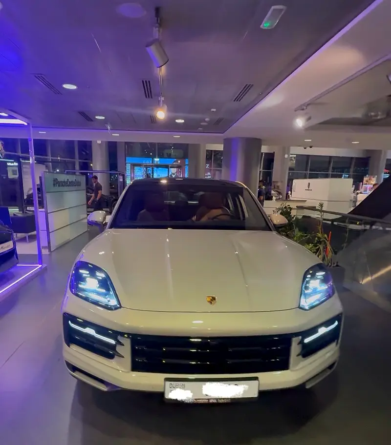 Porsche Cayenne 2025 — photo 1 of 3