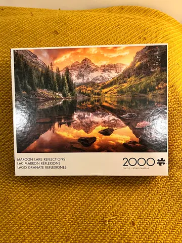 2000-piece Jigsaw Puzzle — Mountain Lake Reflections