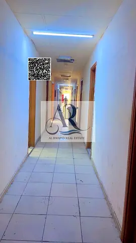 متاح للإيجار سكن عمال في منطقة الجرف 1 – عجمان، موقع مميز مناسب للشركات التي تبحث عن سكن منظم وعملي للموظفين بالقرب من المناطق الصناعية والخدمات.