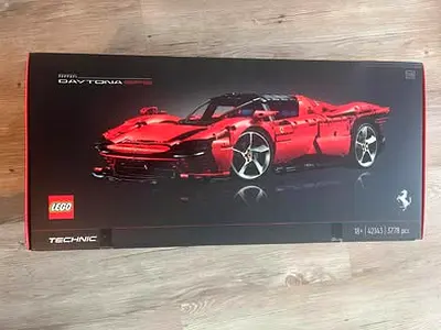 BARGAIN BRAND NEW RARE LEGO 42143 TECHNIC FERRARI DAYTONA SP3