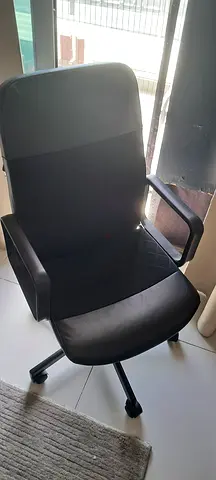 Black Ergonomic Office Chair with Armrests — Good Condition