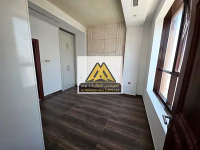 فرصة مميزة للسكن في منطقة الجرف 2، حيث تتميز الشقة بمساحة كبيرة وتصميم عملي مع إطلالة مفتوحة، في موقع حيوي قريب من جميع الخدمات.