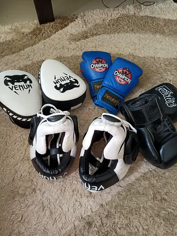 Boxing-Kickboxing Venum + Fairtex + Headgear Bundle