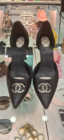 Black Pointed Toe Womens Slip-On Heels with Decorative Studs — Size Unknown