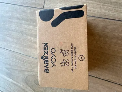Babyzen YOYO Car Seat Adapters (M) - Light usage and in Box