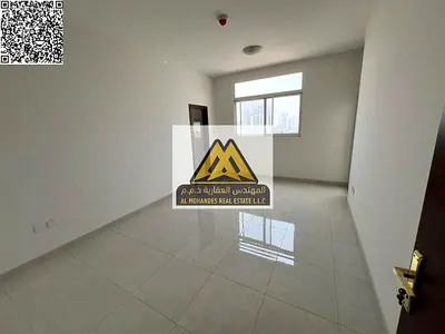 غرفتين ماستر  -حمام خارجي  -بلكونة بإطلالة بحرية -باركن خاص داخل التاور