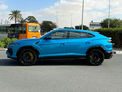 2025 Lamborghini URUS thumbnail 9