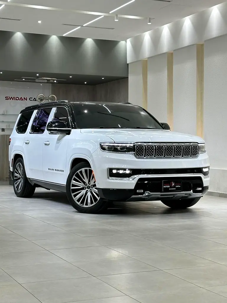 Jeep Grand Wagoneer 2023 — photo 1 of 20