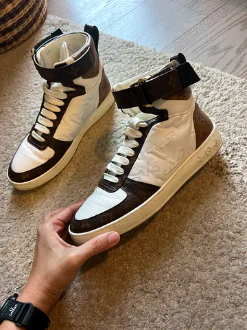 LV sneakers, size 40