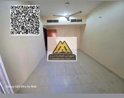 شقة مميزة بمساحة واسعة جدًا وتشطيب جيد، تضم غرفتين وصالة واسعة مع بلكونة كبيرة وإضاءة وتهوية ممتازة. تتميز الشقة بتوزيع داخلي عملي وصالة منفصلة