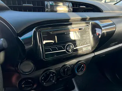 2019 Toyota HILUX photo 17