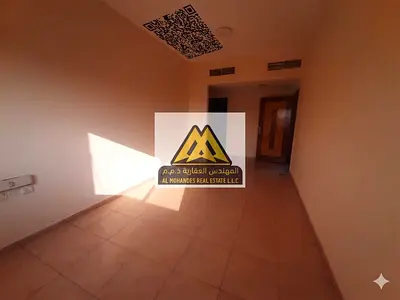 مساحات كبيرة جدا | تكيف مركزى | 3 حمامات | موقع مميز بالقرب من جميع الخدمات | سهل المخرج للشارقة ودبي