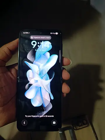 Samsung Galaxy Flip 4