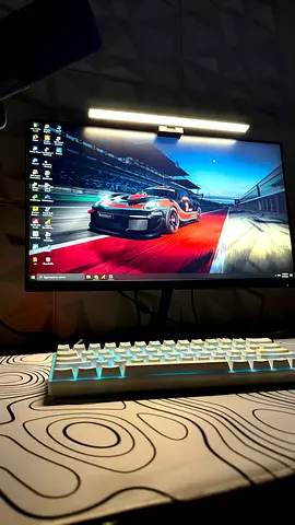 GTX1660 SUPER  i5-10400F