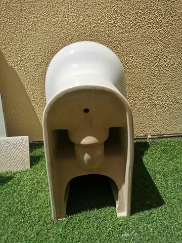 Back to wall WC + seat\cover