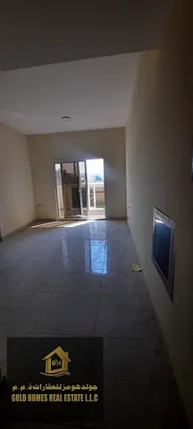 🏢 فرصة استثمارية مميزة: محلات وبيوت عربية للبيع في الراشدية – عجمان