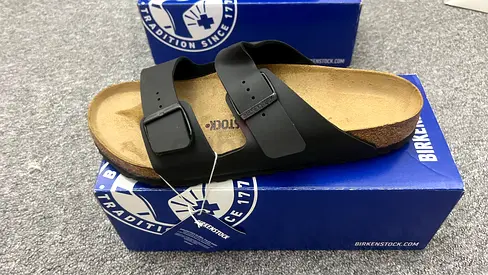 Mens/Womens Black Birkenstock Arizona Sandal - New with Box, Size 44