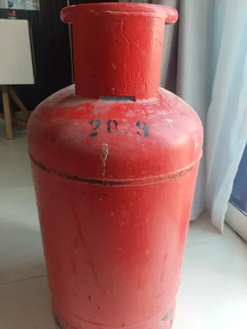 Used Red LPG Gas Cylinder (20.9kg) - Good Condition