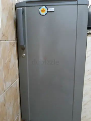 Single-door upright refrigerator/freezer — good working condition, 170 liter