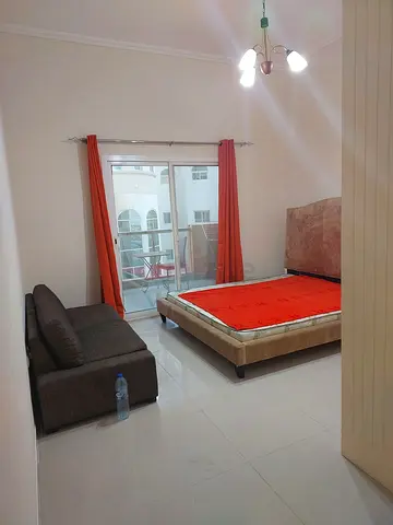 Master room for rent close to Metro